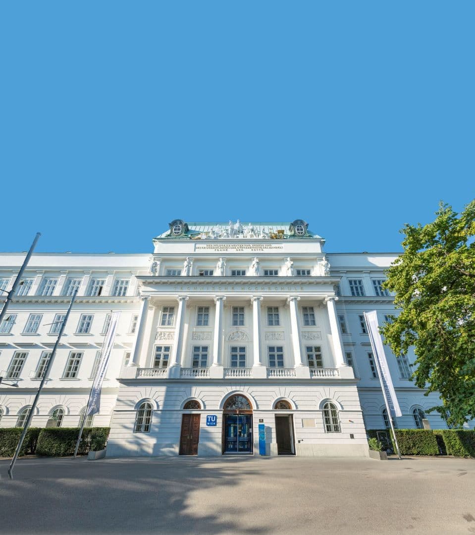 TUW Hauptgebaeude mit-himmel (c) TU Wien Matthias Heisler